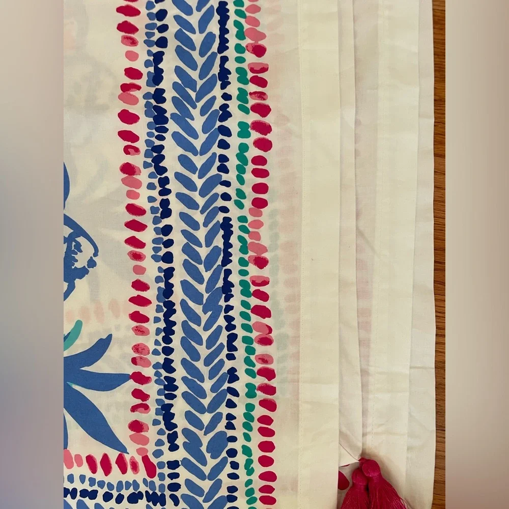 NWOB Mandala Pineapple Tassel Tapestry. Lilly+Pottery Barn Collab💕🍍💙